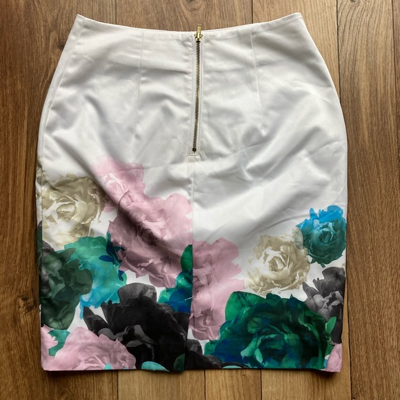 Floral Pencil Skirt - Picture 3 of 4